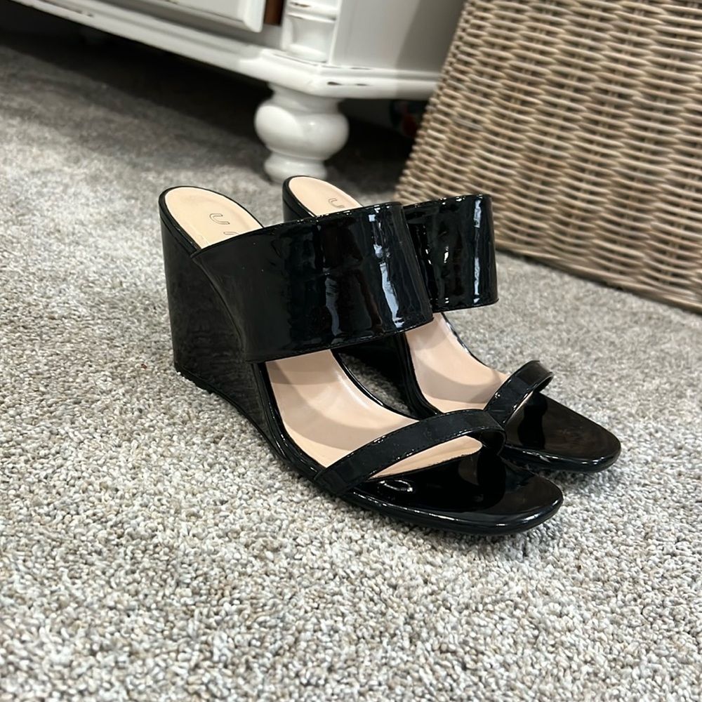 Black wedge worn once